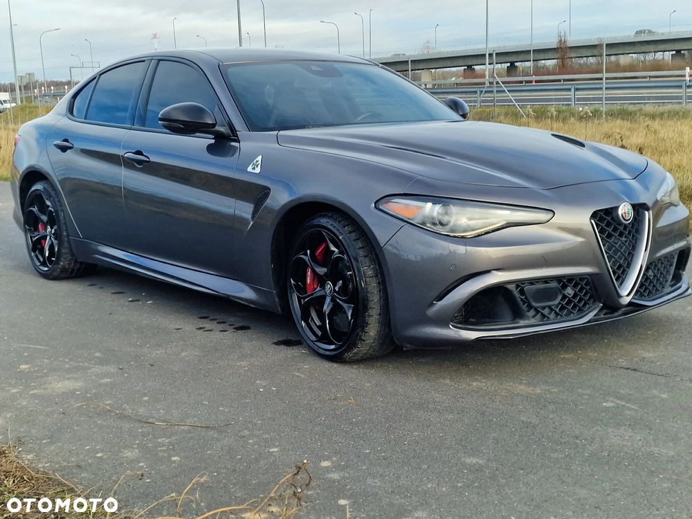 Alfa Romeo Giulia 2.9 V6 Bi-Turbo AT8 Quadrifoglio - 4