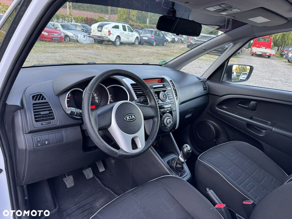 Kia Venga - 27