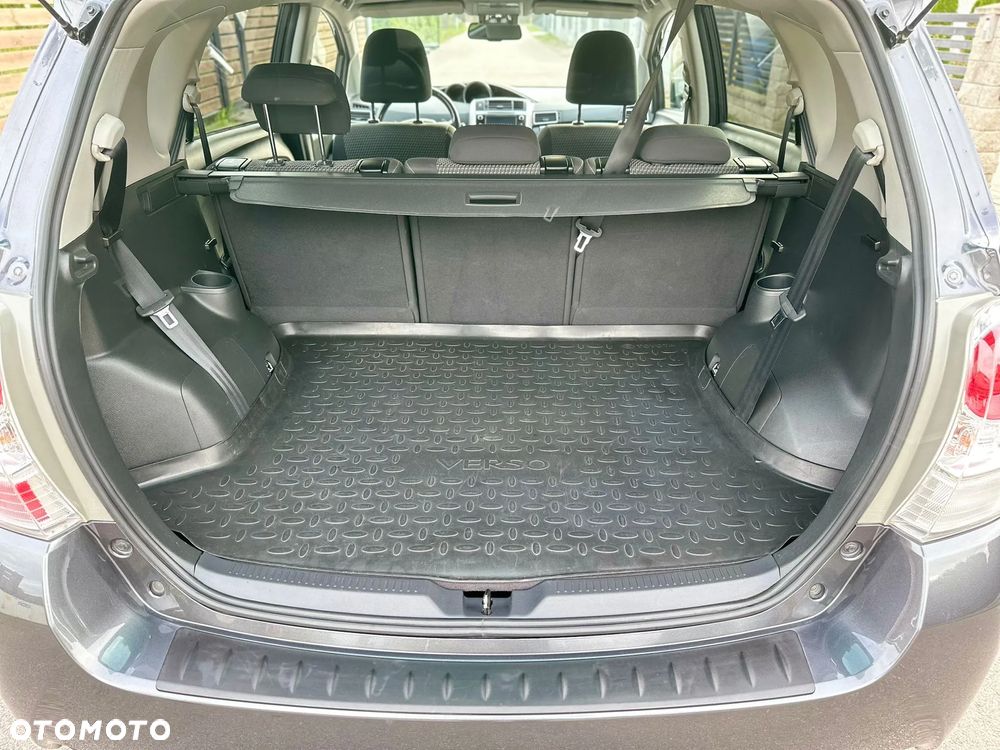 Toyota Verso 1.8 Premium 7os MS - 24
