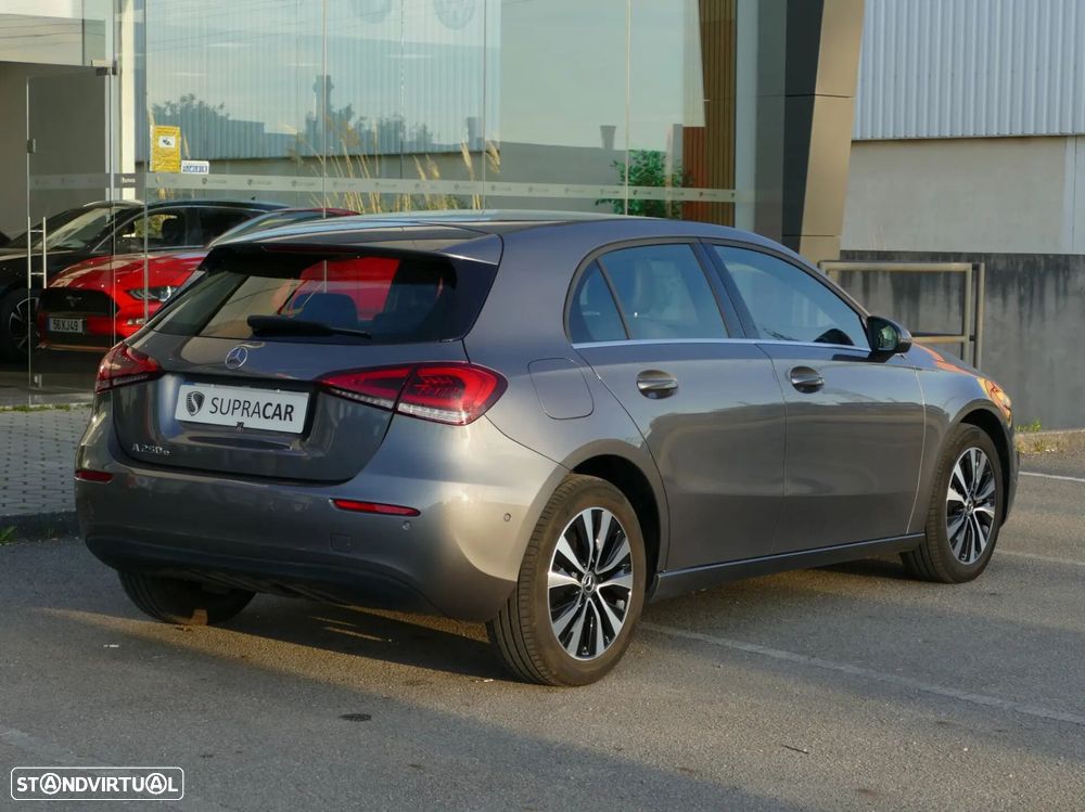 Mercedes-Benz A 250 e Style Plus - 4