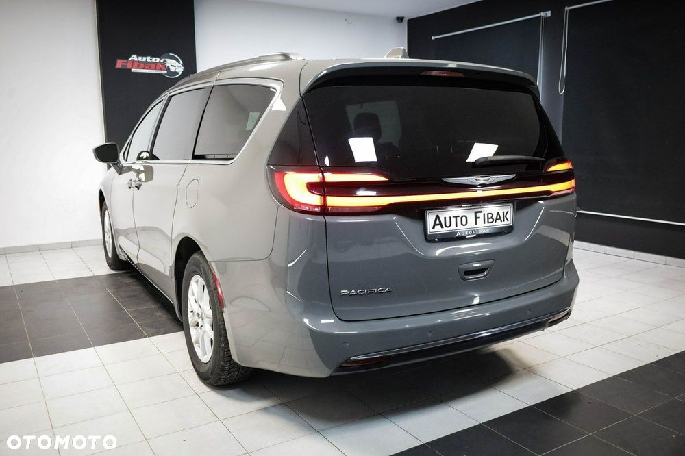 Chrysler Pacifica - 10