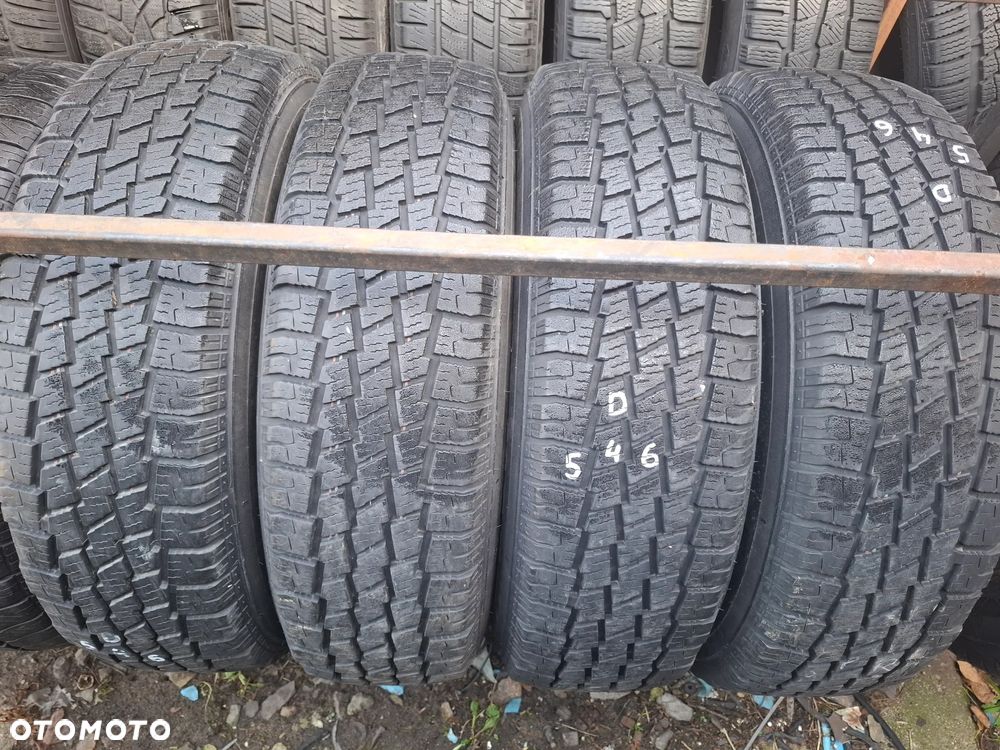 Maxxis winter 205/75r16c - 1