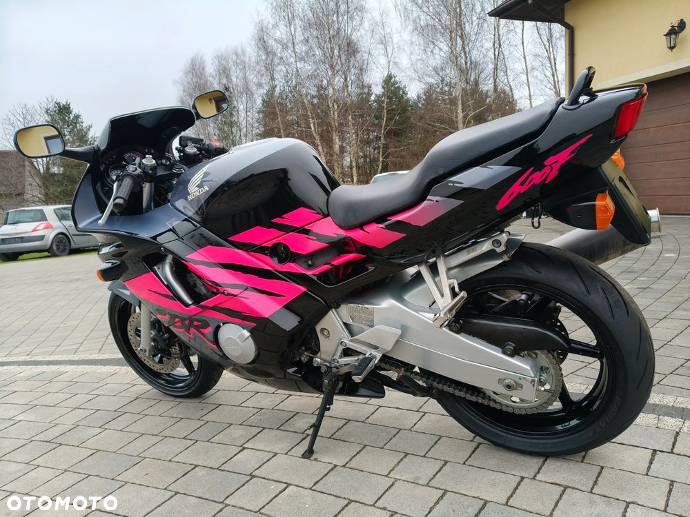 Honda CBR - 3