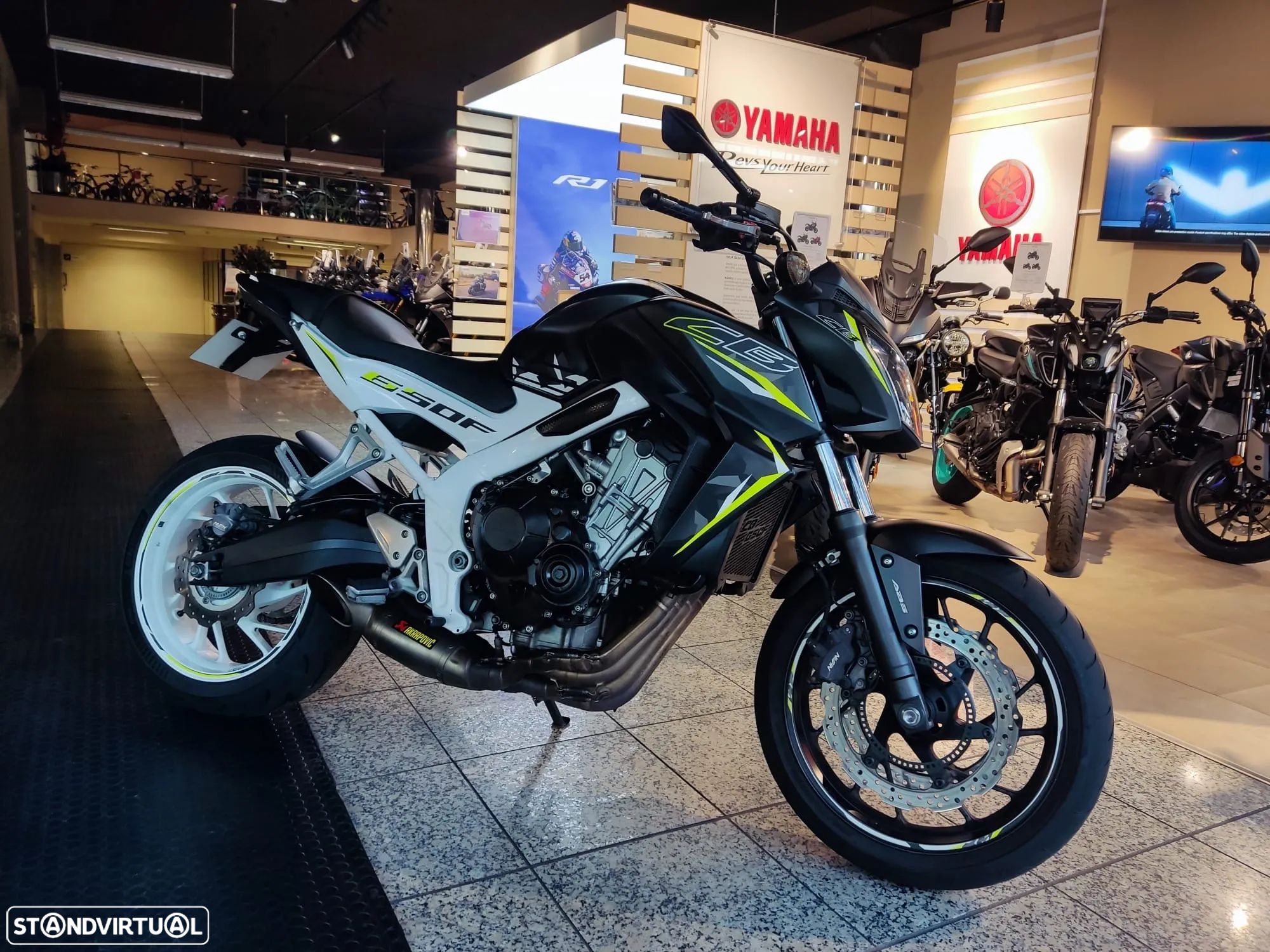 Honda CB - 1