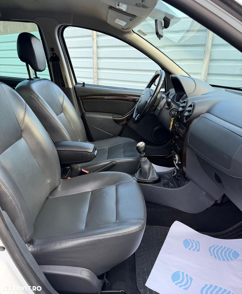 Dacia Duster 1.6 16V 4x4 Prestige - 9
