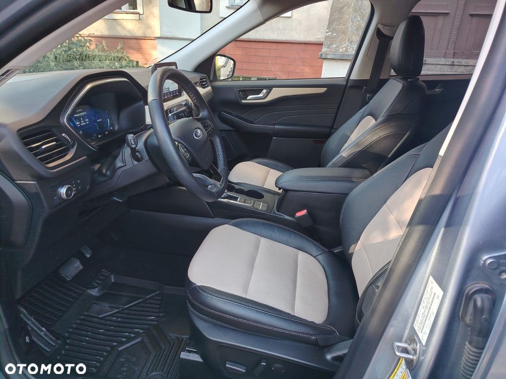 Ford Escape 2.0 EcoBoost AWD Titanium - 17