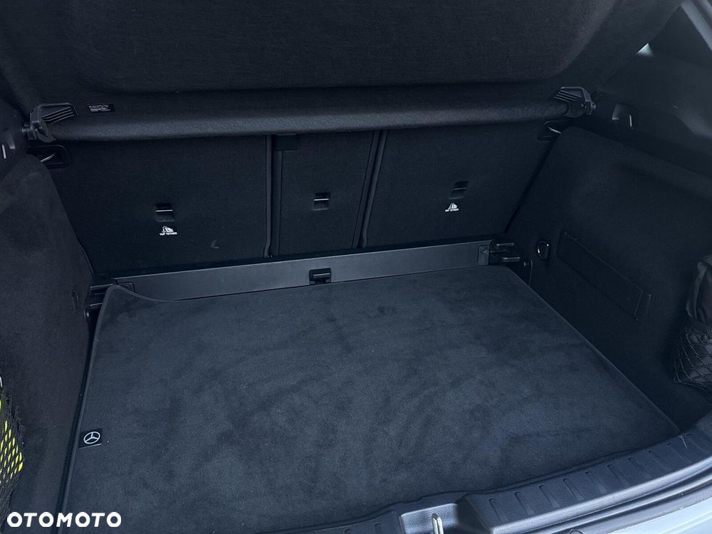 Mercedes-Benz GLA - 11