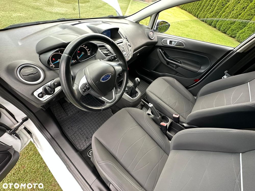 Ford Fiesta - 12