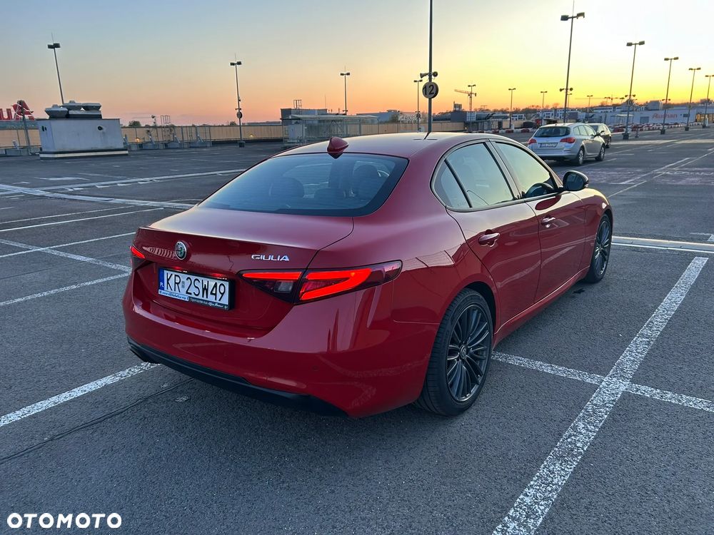 Alfa Romeo Giulia 2.0 Turbo Business - 4