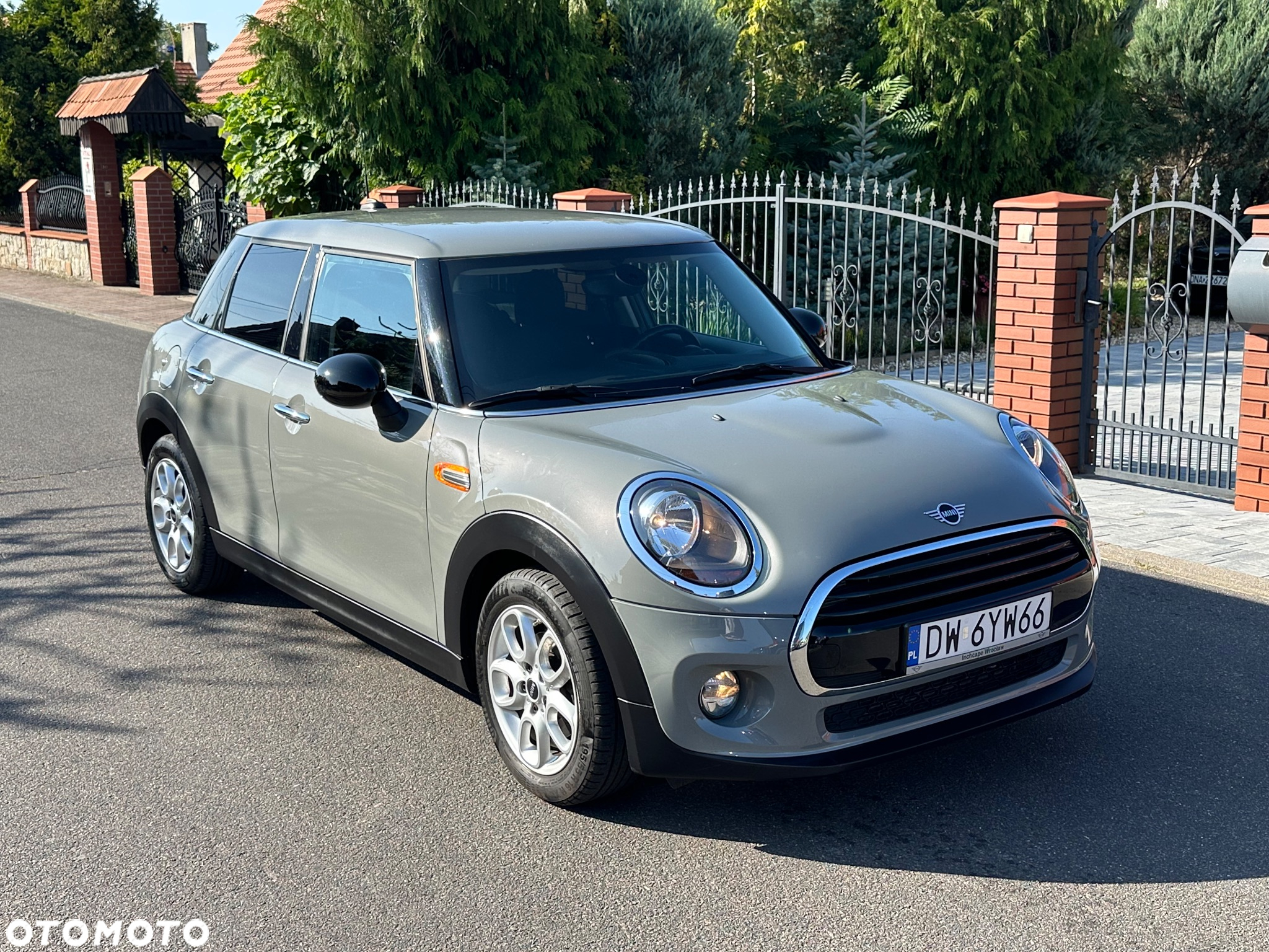 MINI Cooper Standard - 2