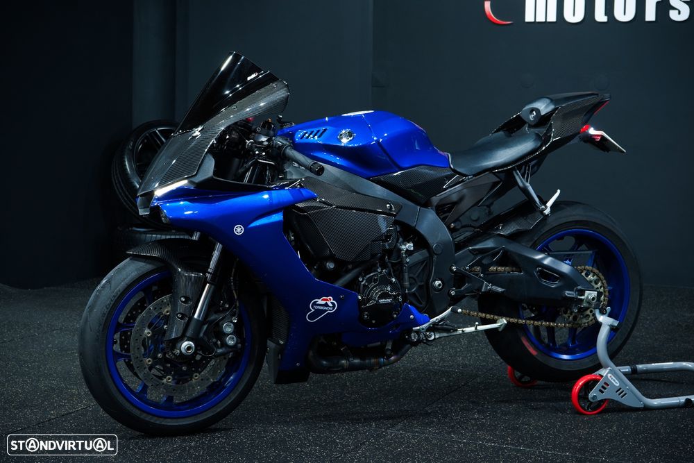 Yamaha YZF R1 - 3