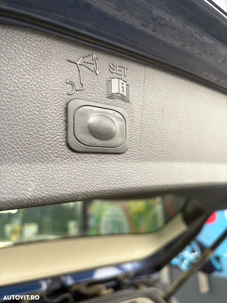 Ford Kuga 2.0 TDCi 4WD Powershift Titanium - 10