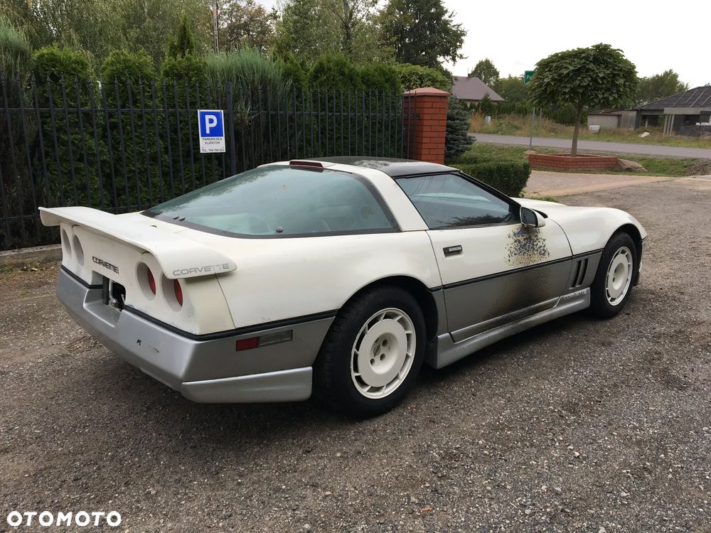 Chevrolet Corvette - 5