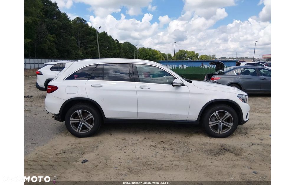Mercedes-Benz GLC - 12
