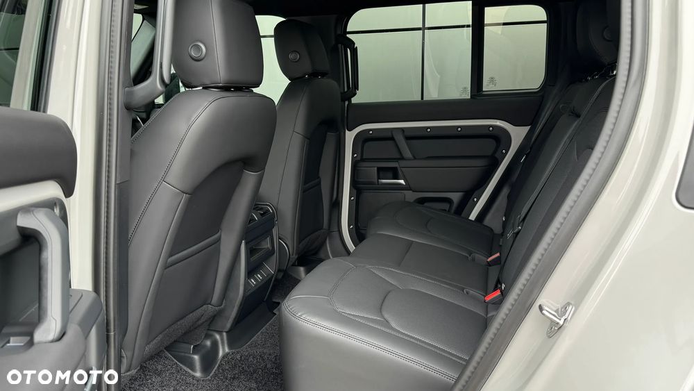 Land Rover Defender 3.0 D200 mHEV S - 10