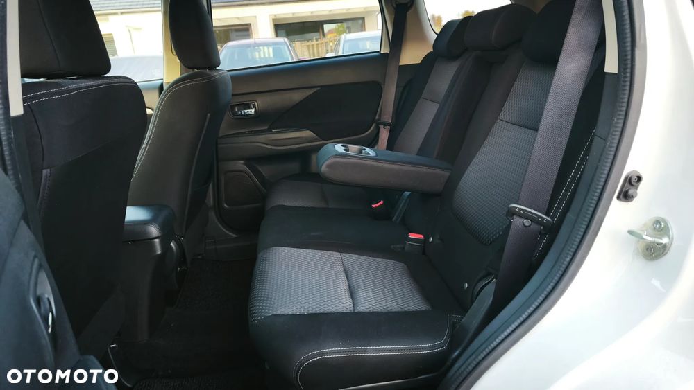 Mitsubishi Outlander - 27