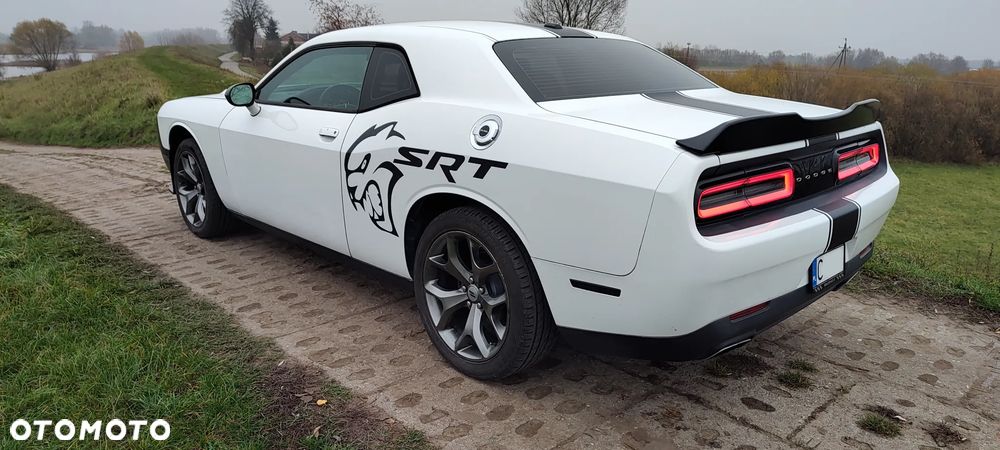 Dodge Challenger - 9