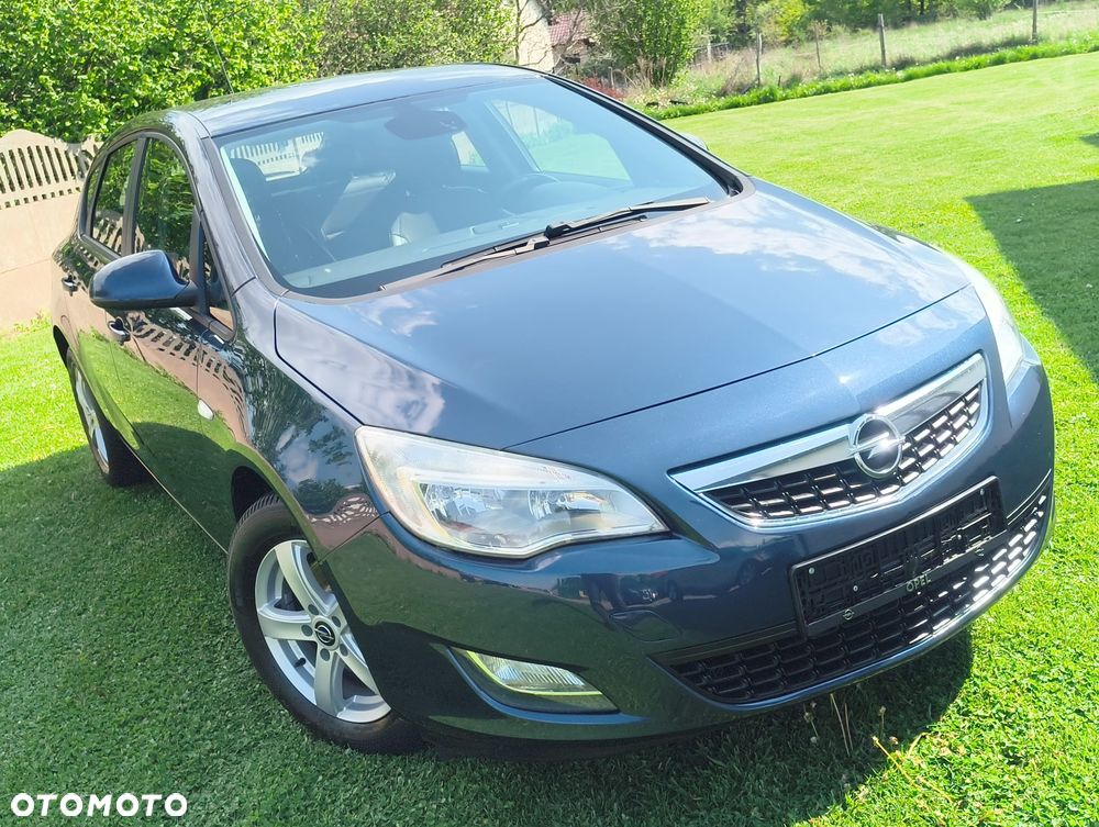 Opel Astra 1.7 CDTI DPF Cosmo - 1