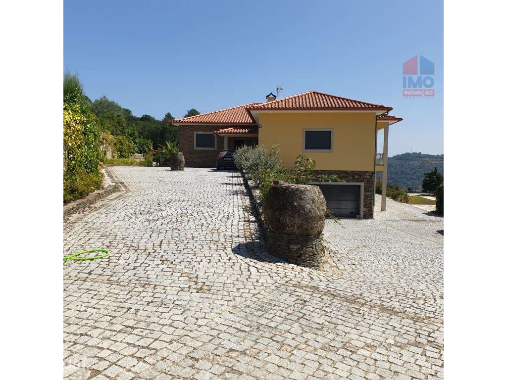 QUINTA COM MORADIA T3 E PISCINA E 6 HECTARES DE TERRENO - Grande imagem: 3/35