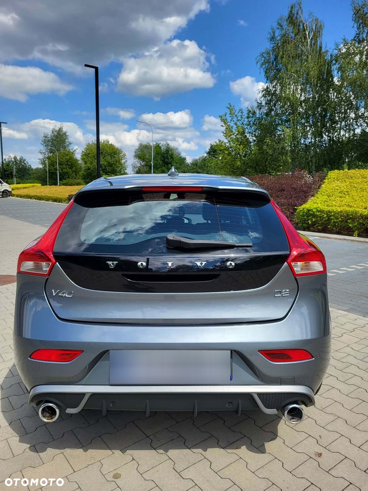 Volvo V40 D2 Drive-E R-Design Momentum - 4