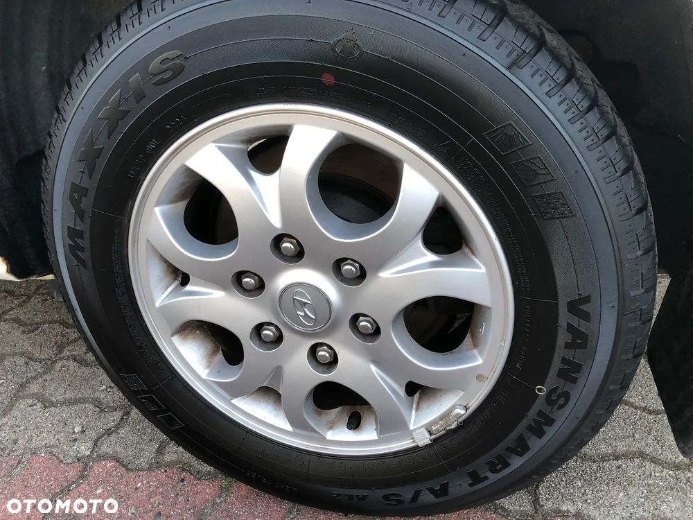 Hyundai H-1 Cargo teilverglast DF - 19