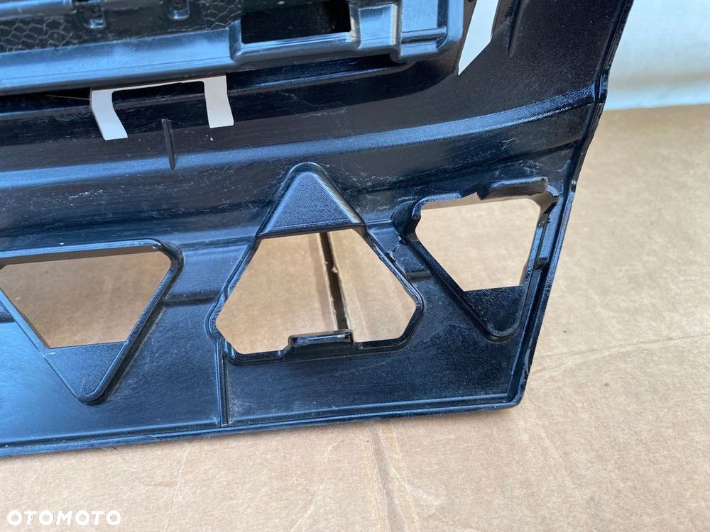 MAN TGE 17 - ATRAPA GRILL ORYGINALNA CHROM 7C0853651 - 10