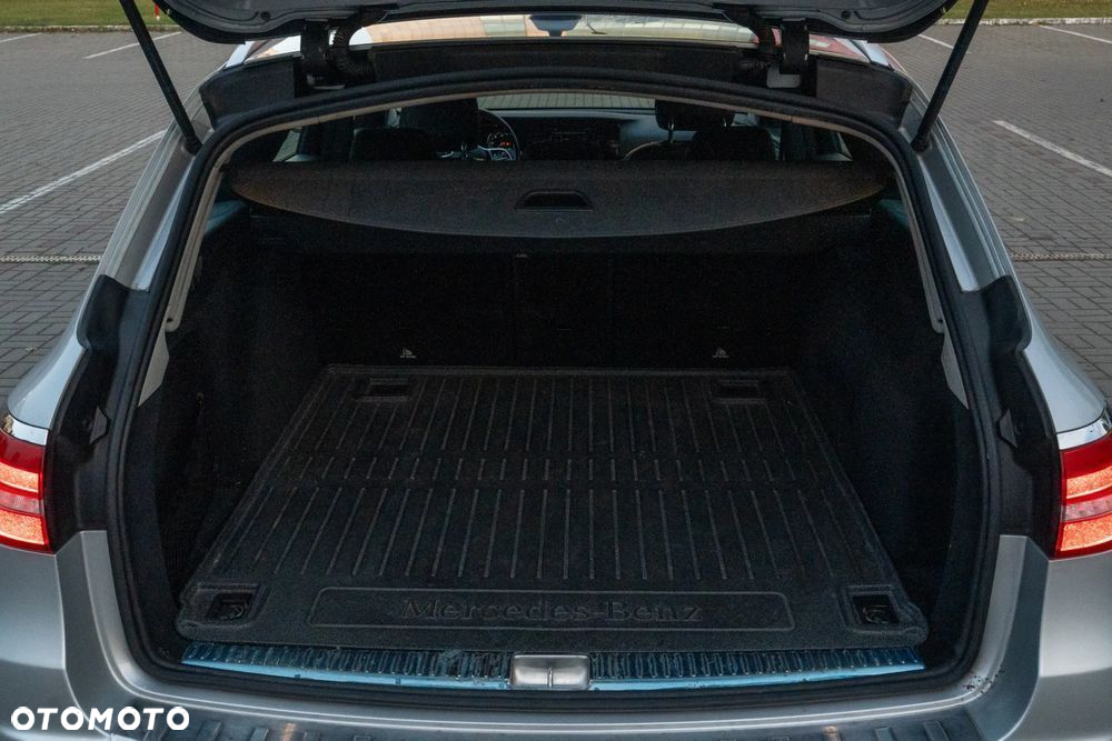 Mercedes-Benz Klasa E 200 d T 9G-TRONIC - 10