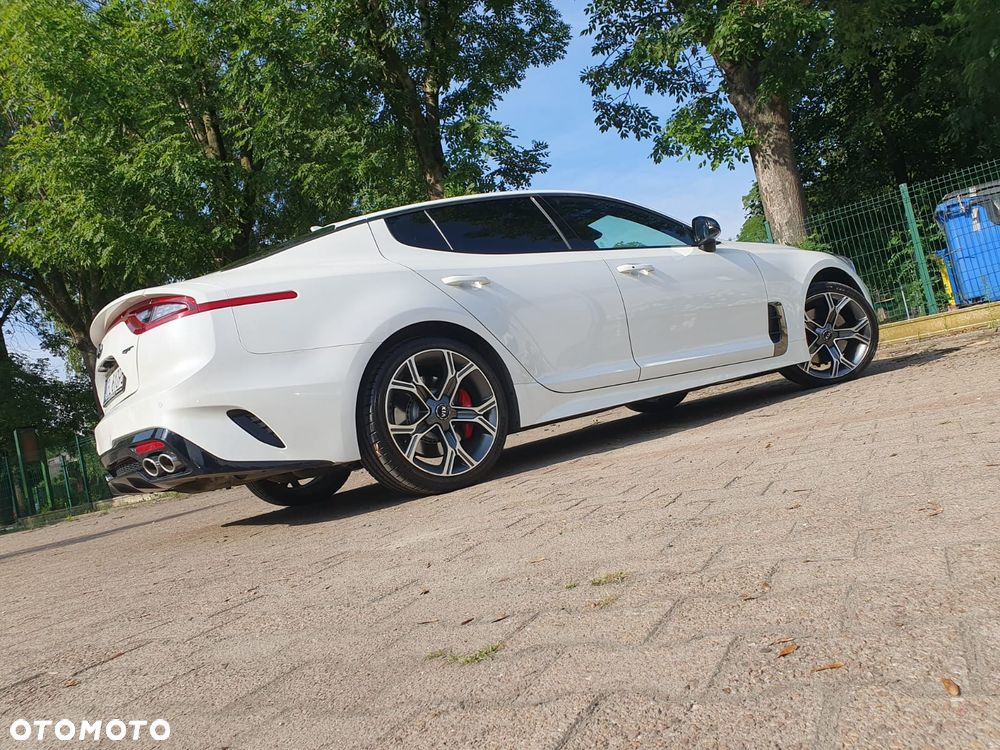 Kia Stinger 3.3 T-GDI V6 GT AWD - 24