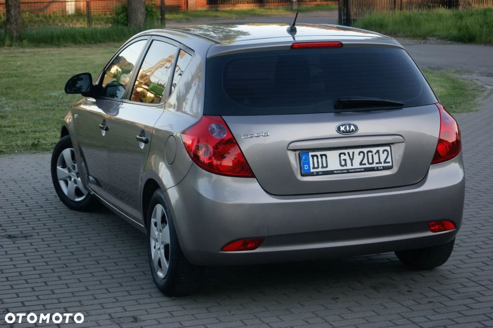 Kia Ceed 1.4 CVVT Attract - 28