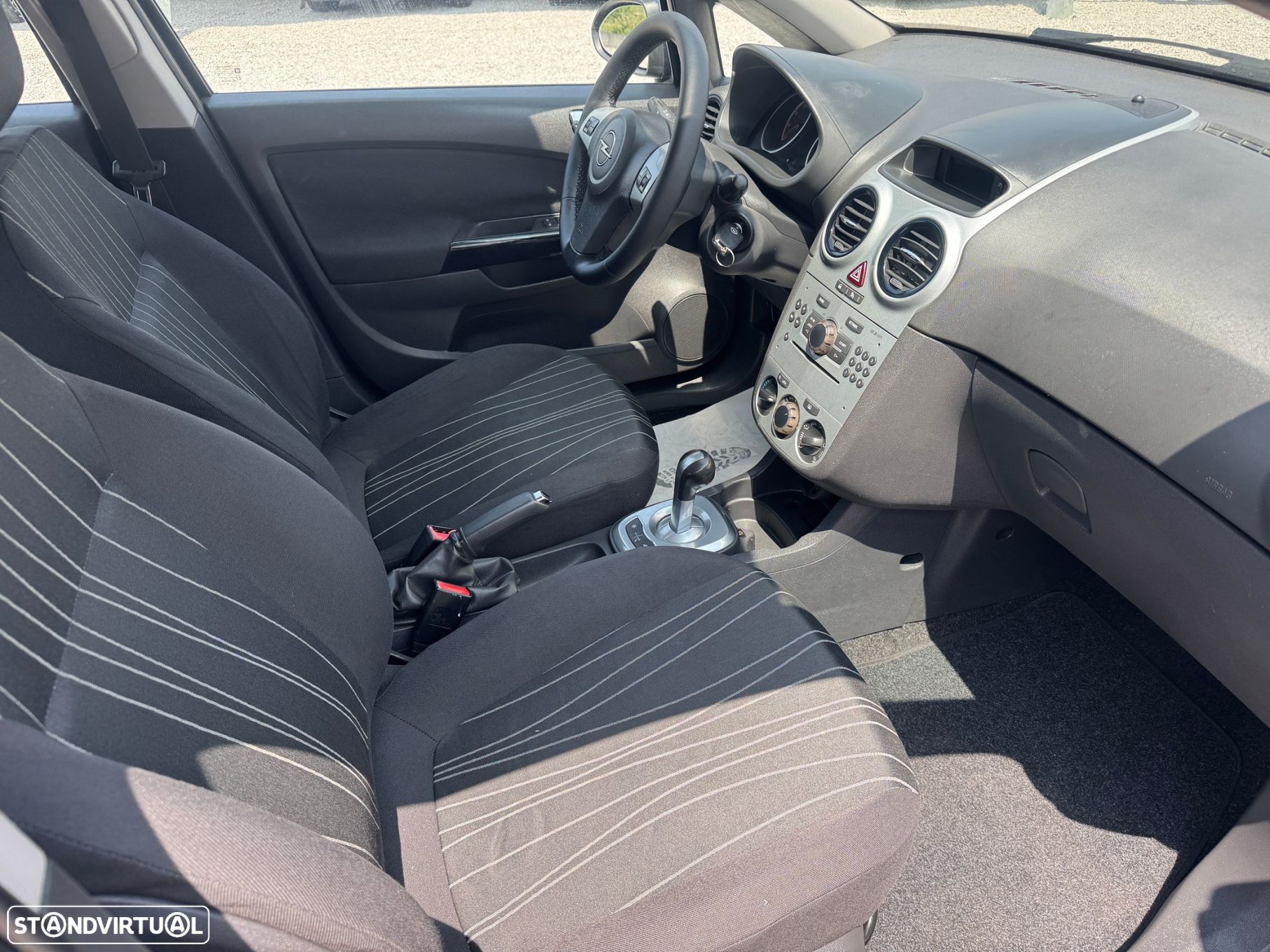 Opel Corsa 1.2 Enjoy Easytronic - 10
