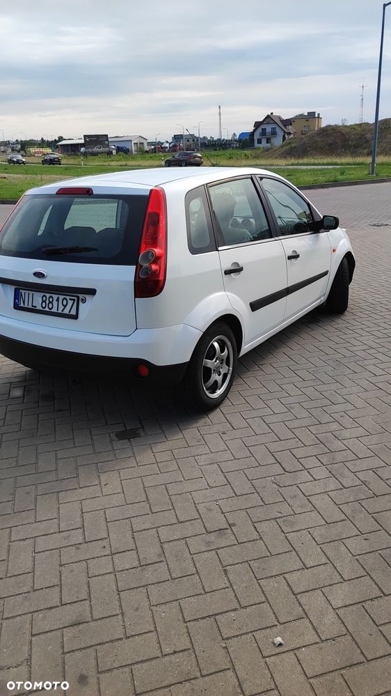 Ford Fiesta - 2