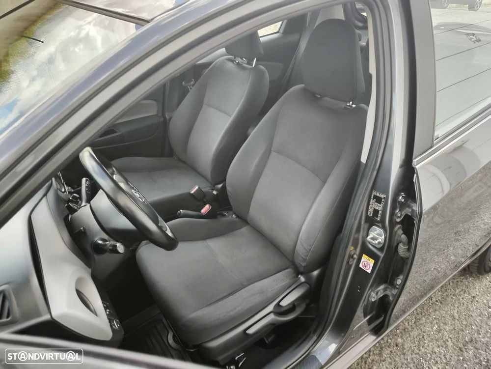 Toyota Yaris 1.4 D-4D ACtive+AC — fotografia 7
