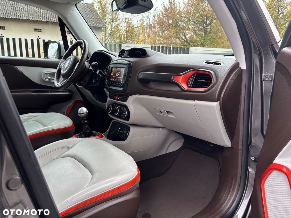 Jeep Renegade 1.4 MultiAir Limited - 39