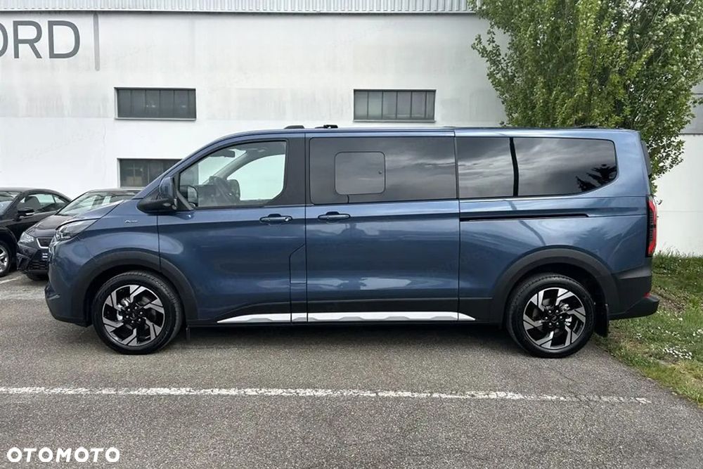 Ford Tourneo Custom - 8