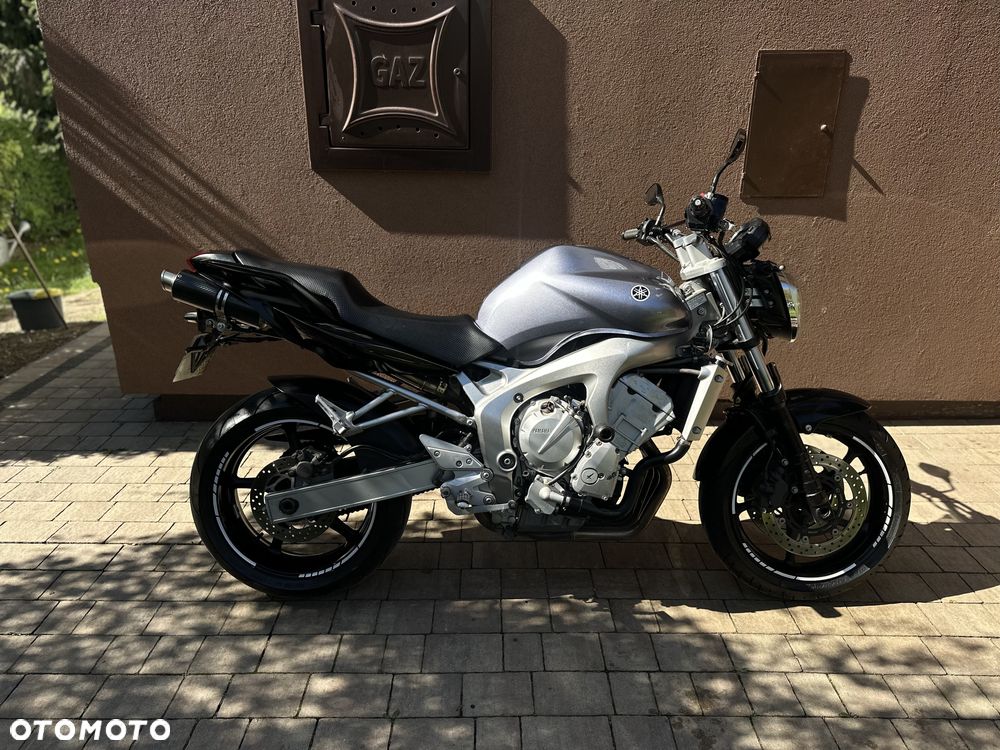 Yamaha FZ6 - 16
