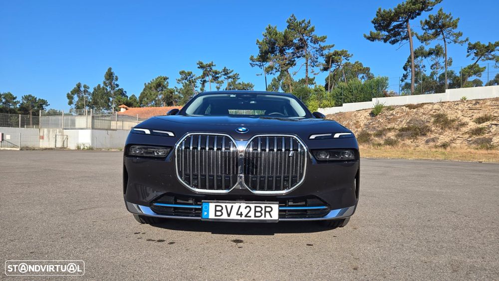BMW i7 - 40