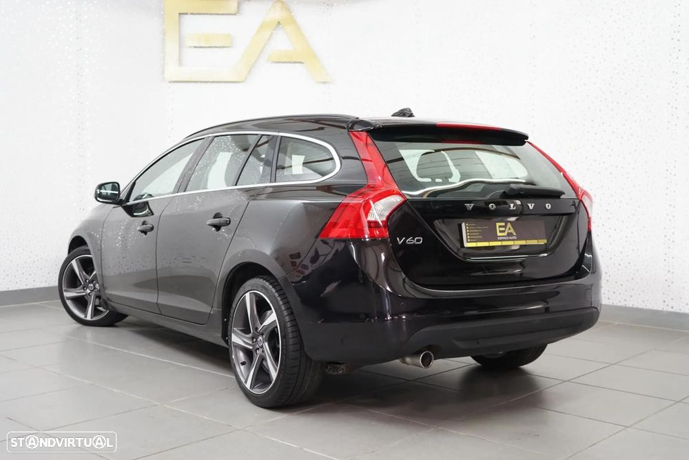 Volvo V60 1.6 D2 Momentum Eco - 4