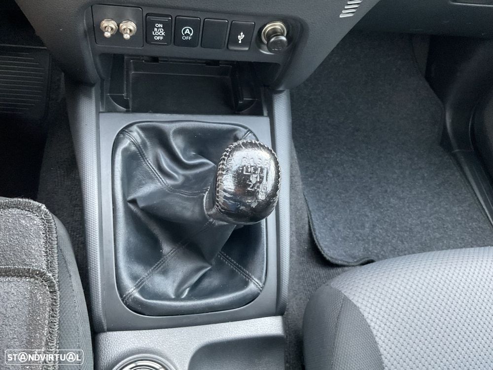 Mitsubishi L200 2.3 DI-D CD Invite Strakar Look 4WD - 28