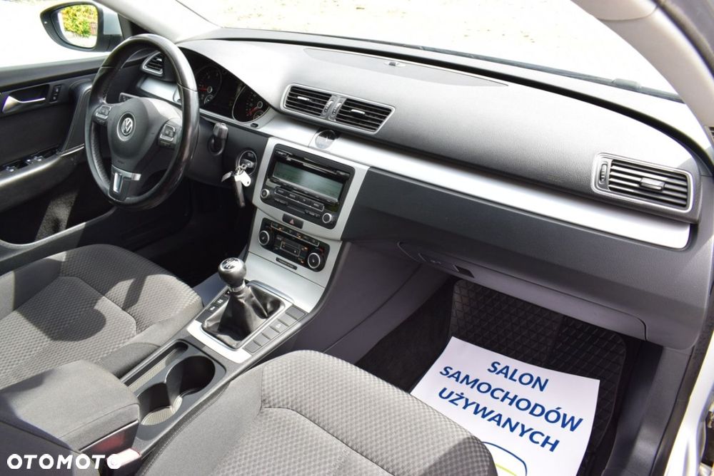 Volkswagen Passat - 24