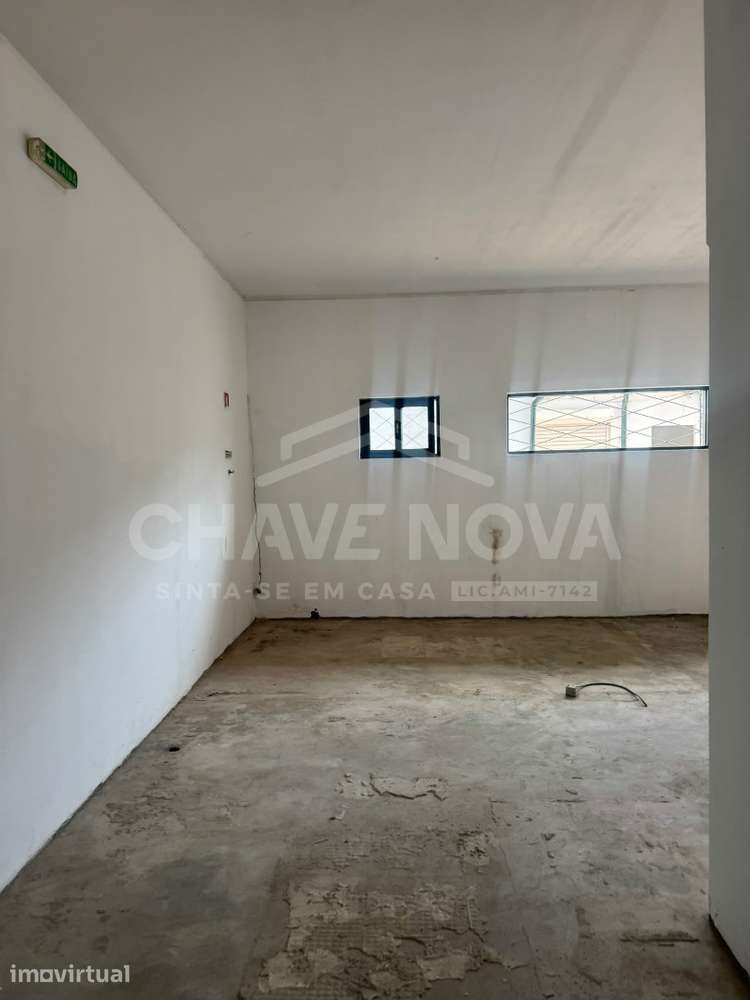Espaço comercial à venda na Rua de Martim Moniz - Porto - Grande imagem: 2/27