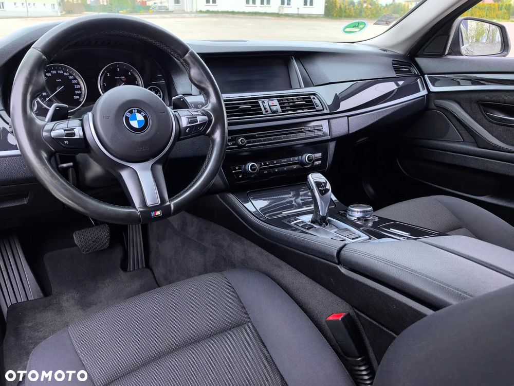 BMW Seria 5 525d Sport-Aut - 19