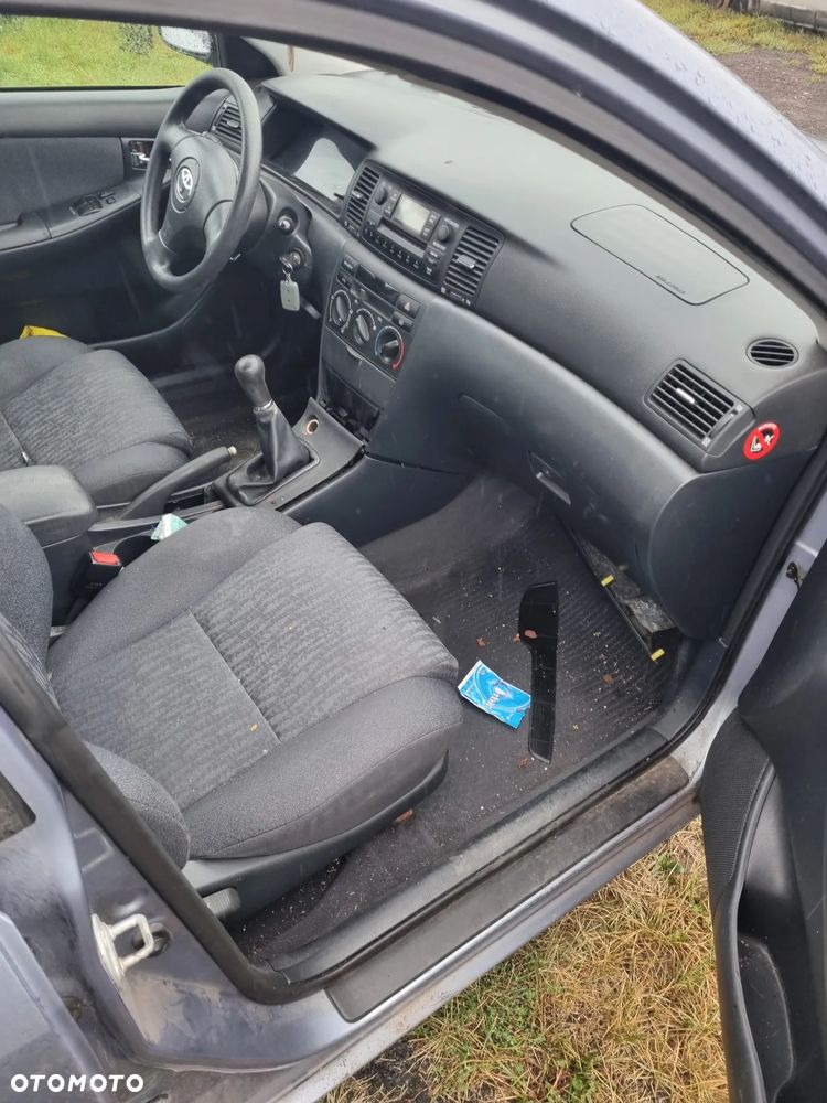 Toyota corolla e120 sedan 2003R lakier 8Q3 1.6 vvti 16v na czesci - 6