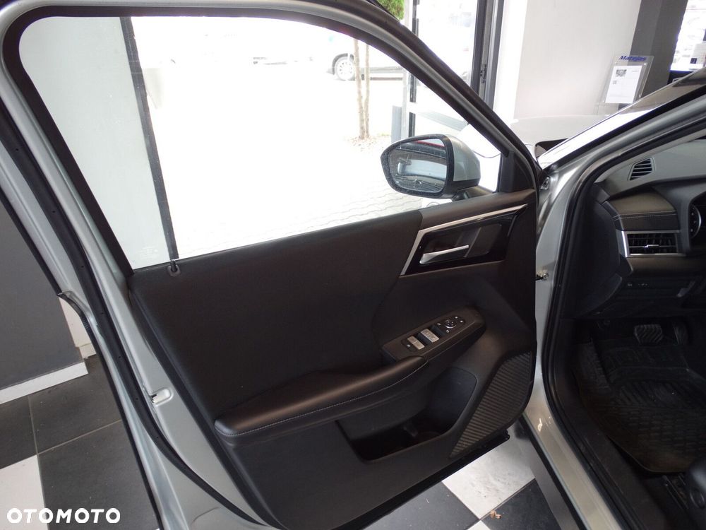 Mitsubishi Outlander - 8