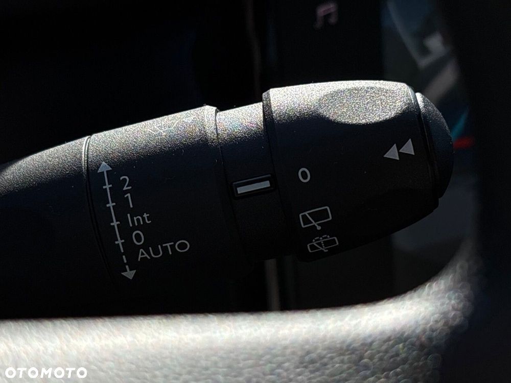 Citroën C3 1.2 PureTech Shine EAT6 - 19
