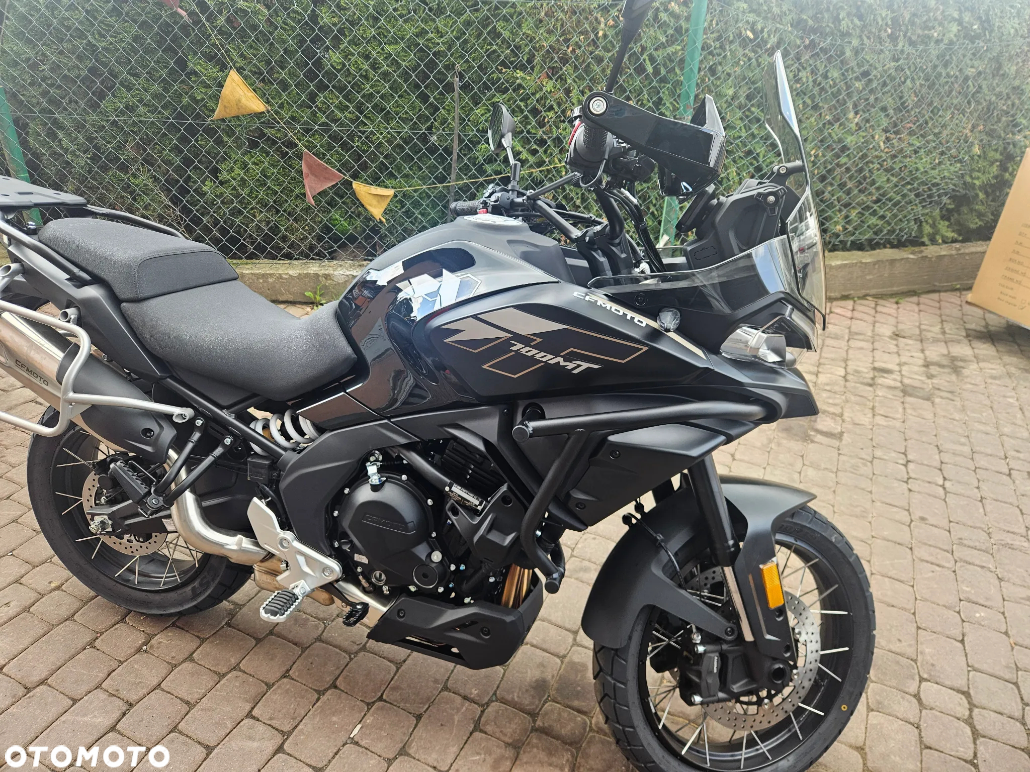 CFMoto MT - 11