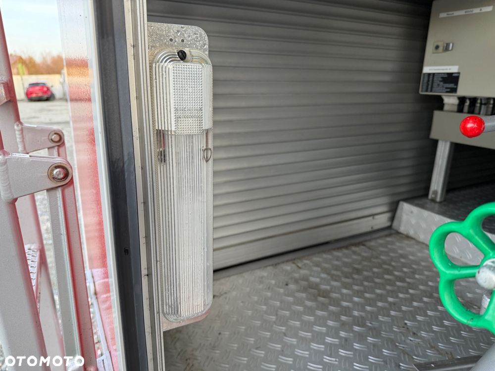 Mercedes-Benz ATEGO 818 4x2 - 19