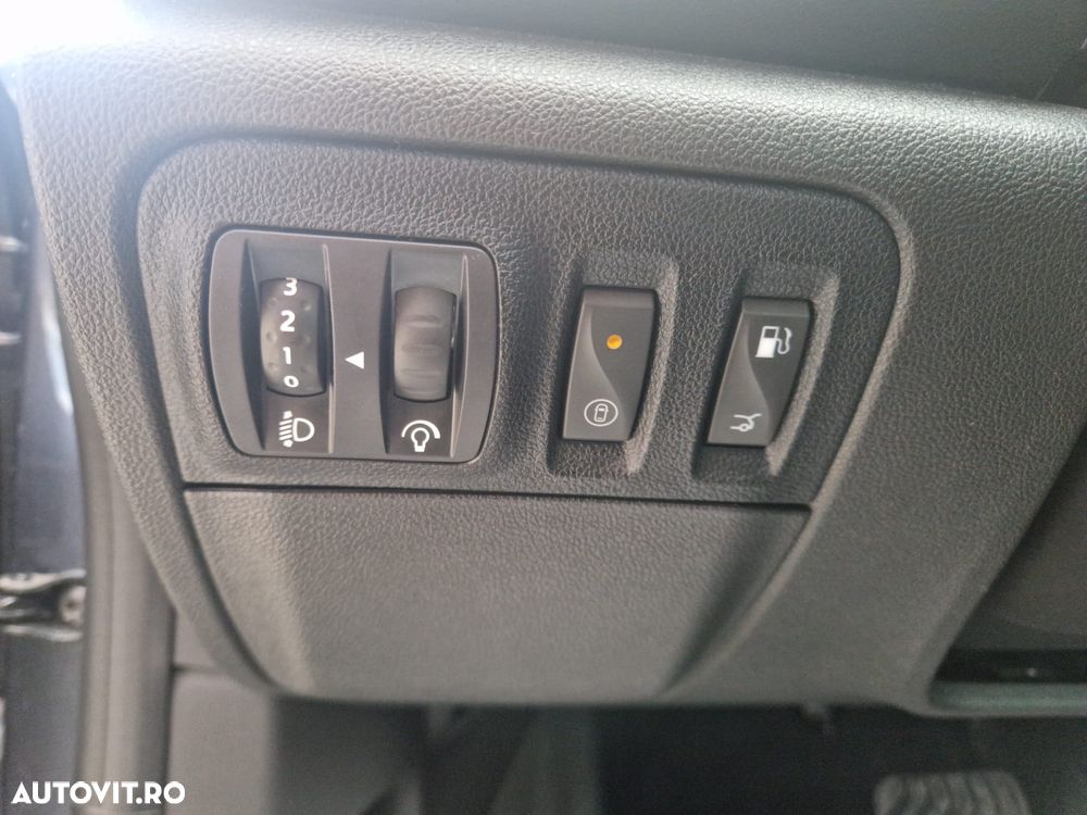 Renault Megane TCe 140 EDC GPF Zen - 11