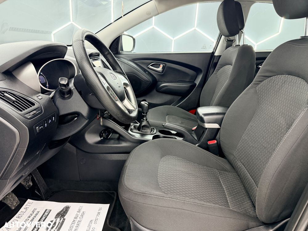 Hyundai ix35 1.7 CRDI 2WD blue Finale Silver - 13