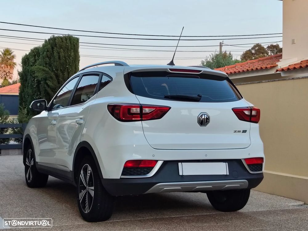 MG ZS - 6