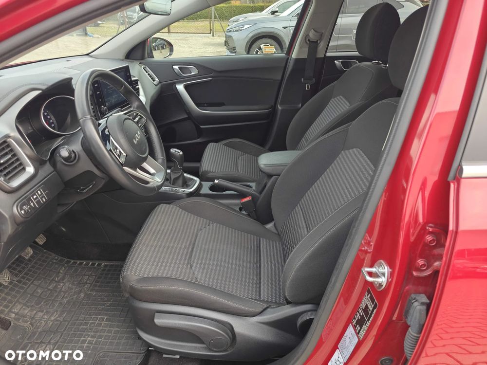 Kia XCeed 1.5 T-GDI M - 12
